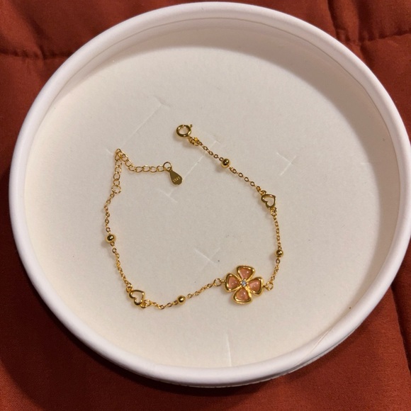 New Gold Plated Sterling Silver Four Leaf Clover Bracelet With Flower Box - Picture 2 of 9